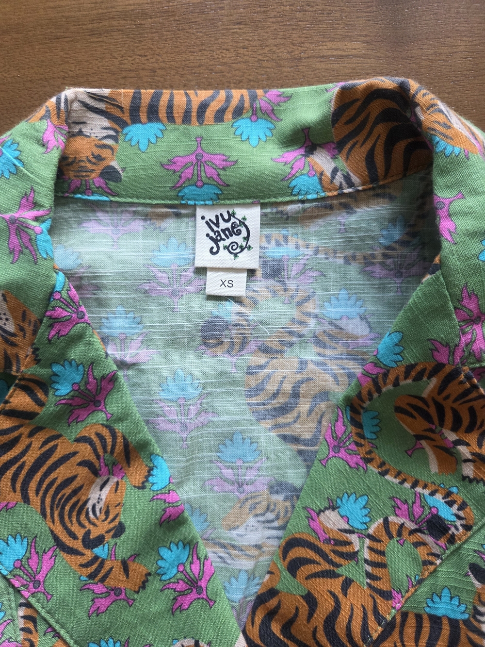 ivy jane Tiger + Floral Print Blouse - Size XS - Small - Picture 7 of 9